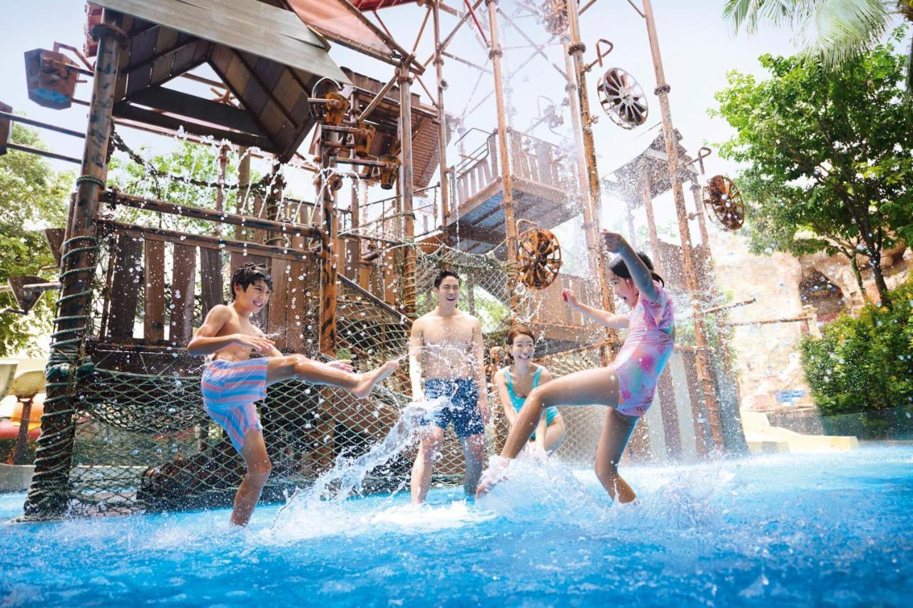 Tempat peranginan World Sentosa - Michael Singapura